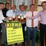   Auf dem Bild sind Gemeinderat Hubert Piehler, 1. Bm. Manfred Rodde, Gerhard Böckl, Sepp und Bastian Ebnet/Festwirte und Peter Neidl bie der Probe des Festbiers zu sehen.