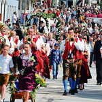Über 1660 Teilnehmer zogen mit beim Festzug von der Augustinerstraße zum Krondorfer Anger. Über 1660 Teilnehmer zogen mit beim Festzug von der Augustinerstraße zum Krondorfer Anger.