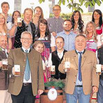 Für die Bierprobe hatte Oberbürgermeister Andreas Feller das erste Fass Kirwabier angezapft. Für die Bierprobe hatte Oberbürgermeister Andreas Feller das erste Fass Kirwabier angezapft.