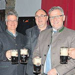 Bockbieranstich mit Musik, Gstanzln und Witzen Bockbieranstich mit Musik, Gstanzln und Witzen